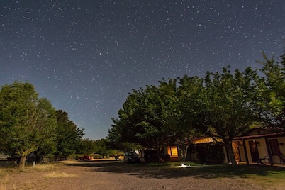 Four Bar Cottages: The Apache