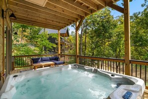 Unclassified image, 2 of 45, button