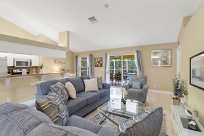 Smart TV - "Villa Wellingta" with heated pool and lots of privacy! (Cape Coral)