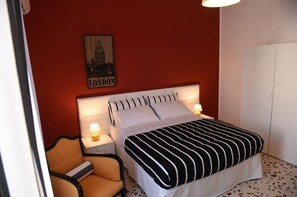 2 chambres, fer et planche à repasser, Wi-Fi, draps fournis