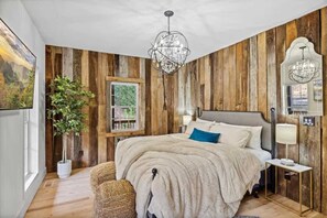 8 chambres, fer et planche à repasser, Wi-Fi, draps fournis