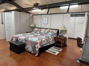 1 dormitorio, tabla de planchar con plancha, wifi gratis y ropa de cama