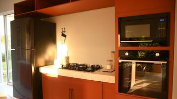 Nhà trăng mật | Bếp riêng | Tủ lạnh, lò vi sóng, bếp nấu, dụng cụ nấu nướng/bát dĩa/dao nĩa