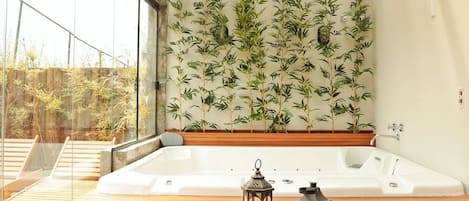 Sauna, bain à remous