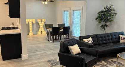 Historic Home, Newly Renovated, Walk to Legends, Pet Friendly