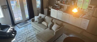 Guesthouse on Scenic Property