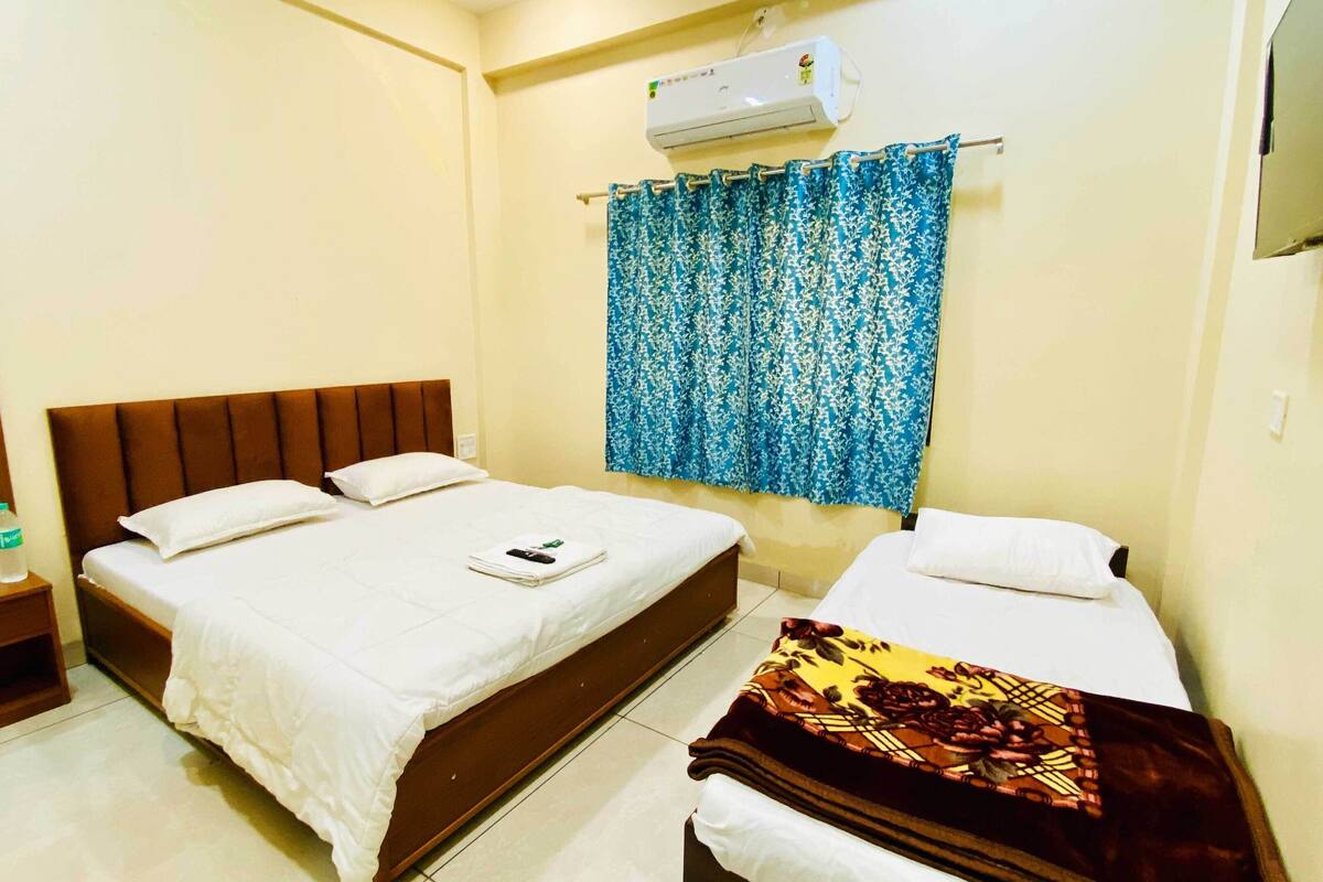 Deluxe Triple Room | Laptop workspace, free WiFi