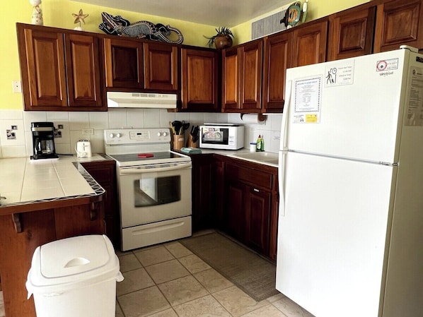 Microwave, oven, coffee/tea maker