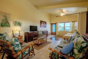 2 bedrooms, free WiFi - A5 Tropical 2BR Loft w/ Rustic Vibe Sleep 8! (San Pedro)