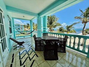 Outdoor dining - B2 Tropical 3BR Stunning Reef Views (San Pedro)