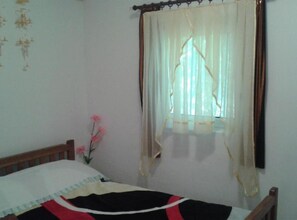 1 chambre, accès Internet, draps fournis