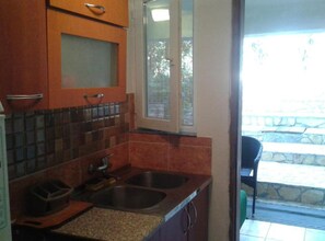 Fridge, oven - Apartments Marija in National Park Area - Studio Apartment (Starigrad-Paklenica)