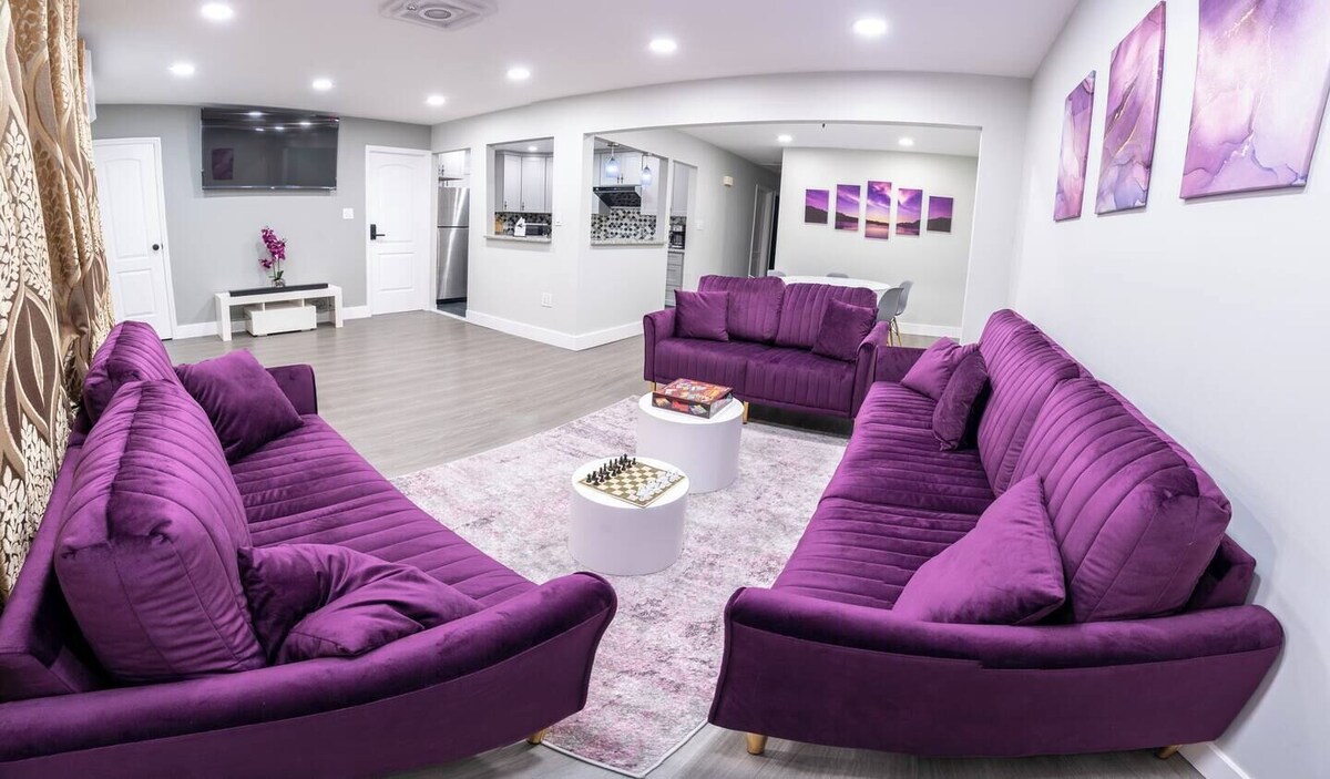 Modern 3 Bed 2 Bath Home With Parking: 2 min LGA, 15 min JFK, 20 min Manhattan