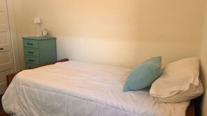 2 chambres, fer et planche à repasser, accès Internet, draps fournis
