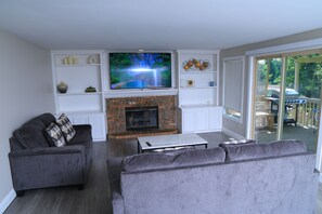TV, fireplace