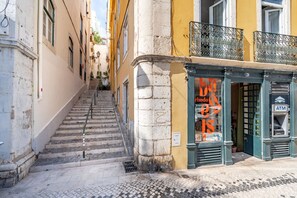 تفاصيل الفندق من الخارج