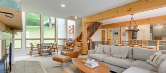 Indoor Hot Tub: Sugarbush Retreat on Lincoln Peak