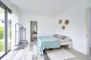 4 chambres, fer et planche à repasser, lit de bébé portatif, Wi-Fi