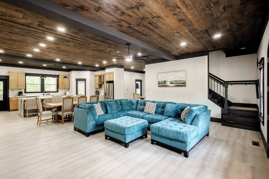 New Dock, Pool, Hot Tub, Games, Sleeps 18 - Cadiz, KY