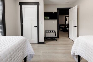 8 bedrooms, free WiFi, bed sheets
