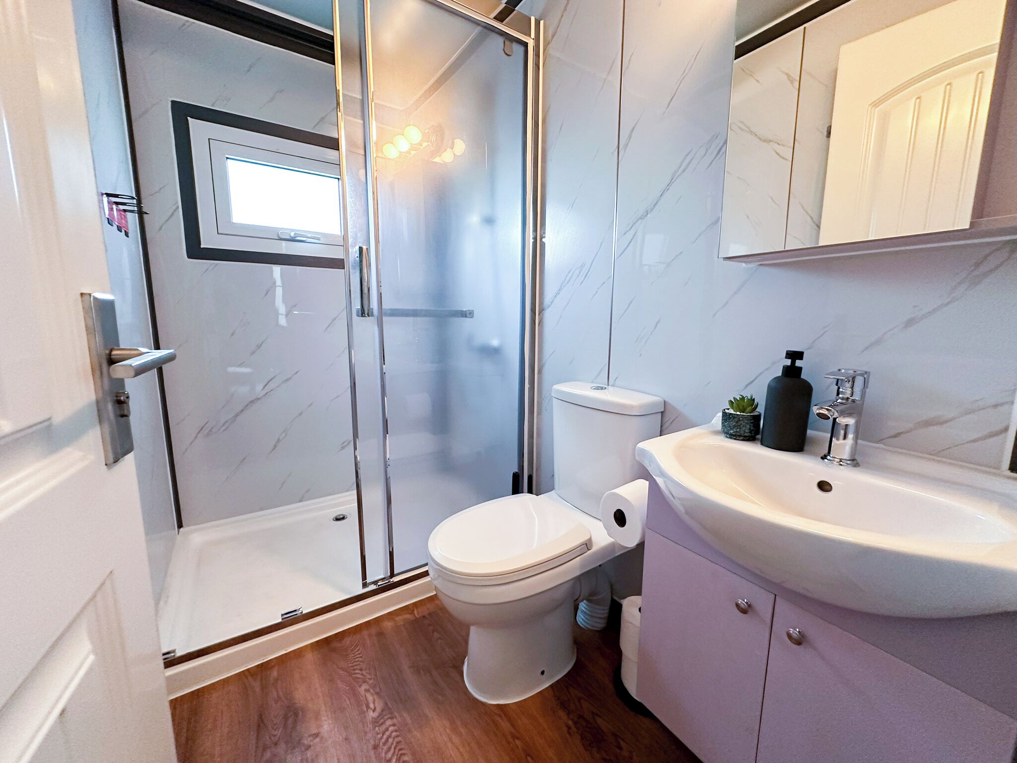 淋浴設備、提供毛巾