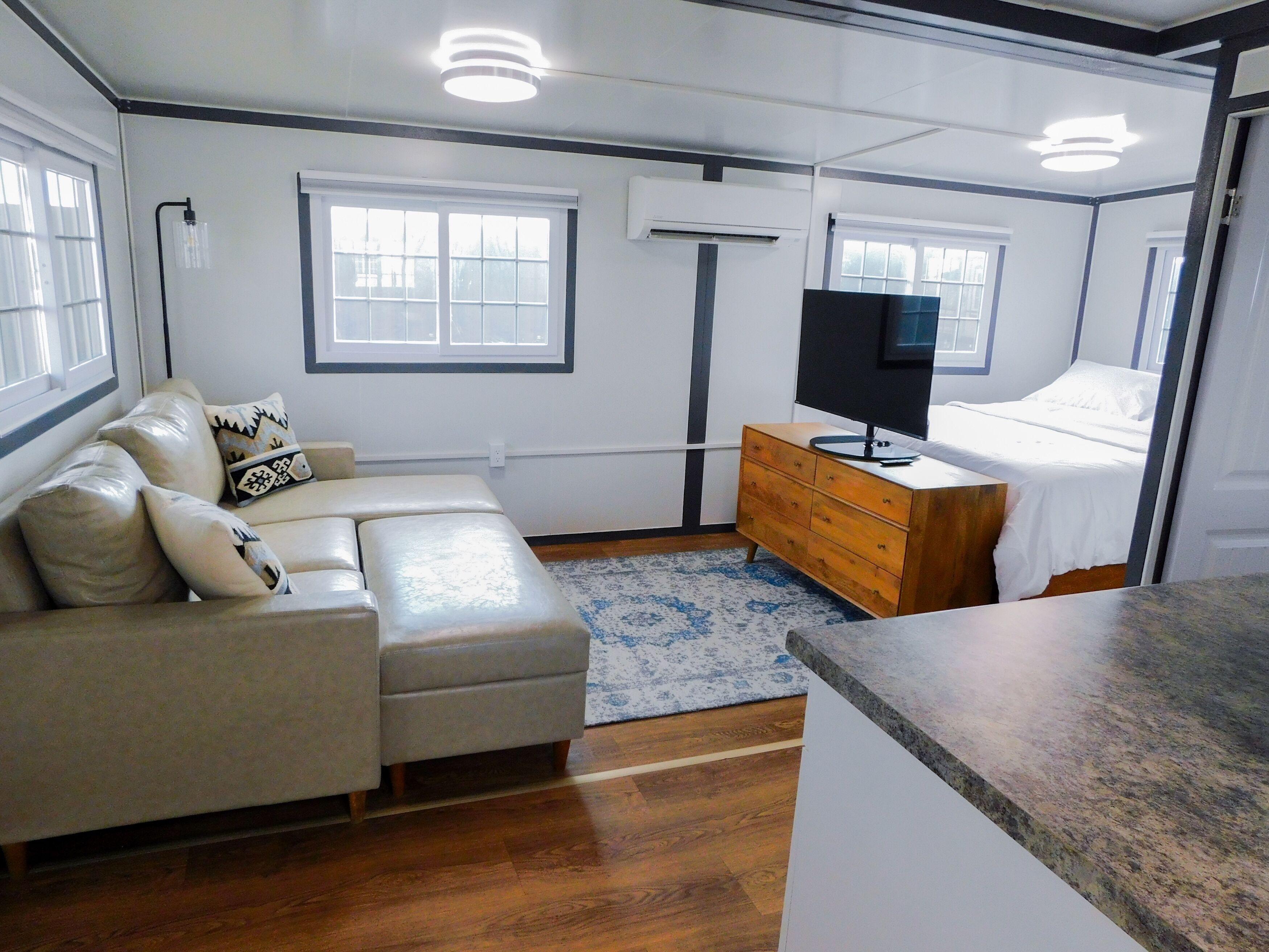 Bureau, Wi-Fi gratuit, draps fournis