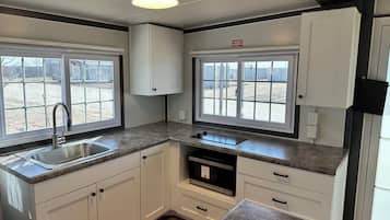 Fridge, microwave, oven, coffee/tea maker