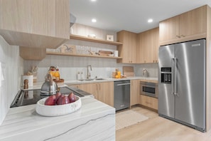 House (5 Bedrooms) | Interior - Point View Luxe by Avantstay 5BR Coastal Stay w/ En-suites & Kitchen (San Diego)