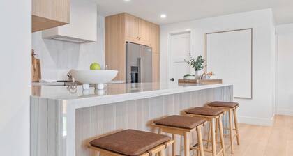 Modern 5bdr Beach House Near Sunset Cliffs Point View Retreat by Avantstay