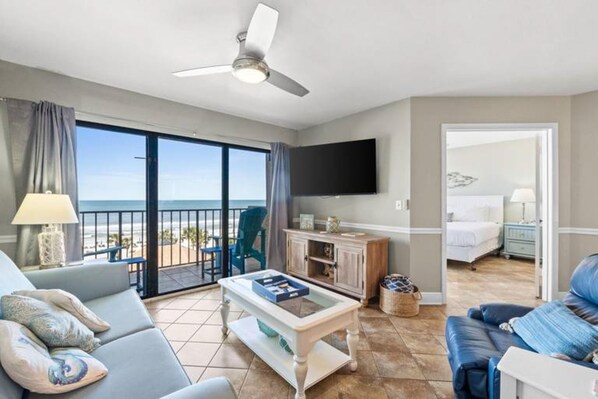 Una televisión, un reproductor de DVD