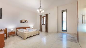 Appartamento, 3 camere da letto, vista giardino | Biancheria da letto ipoallergenica, Wi-Fi gratuito