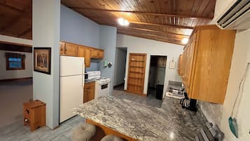 Microondas, horno, placa de cocina, cafetera/tetera