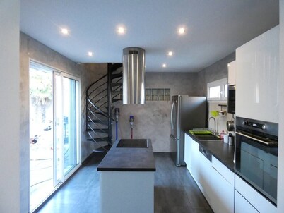 Modern and spacious house with a swimming pool