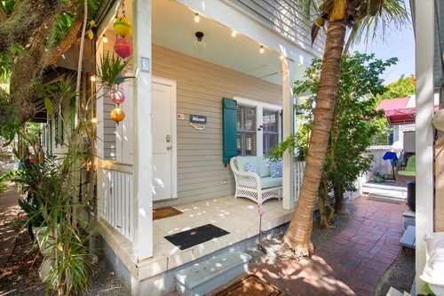 Charming 2 Bedroom Cottage in Old Town Key West