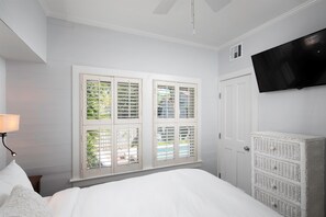 2 bedrooms, iron/ironing board, free WiFi, bed sheets - Charming 2 Bedroom Cottage in Old Town Key West (Key West)