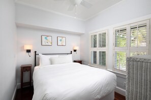 2 bedrooms, iron/ironing board, free WiFi, bed sheets - Charming 2 Bedroom Cottage in Old Town Key West (Key West)