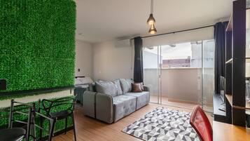 Basic Apartment | Living area