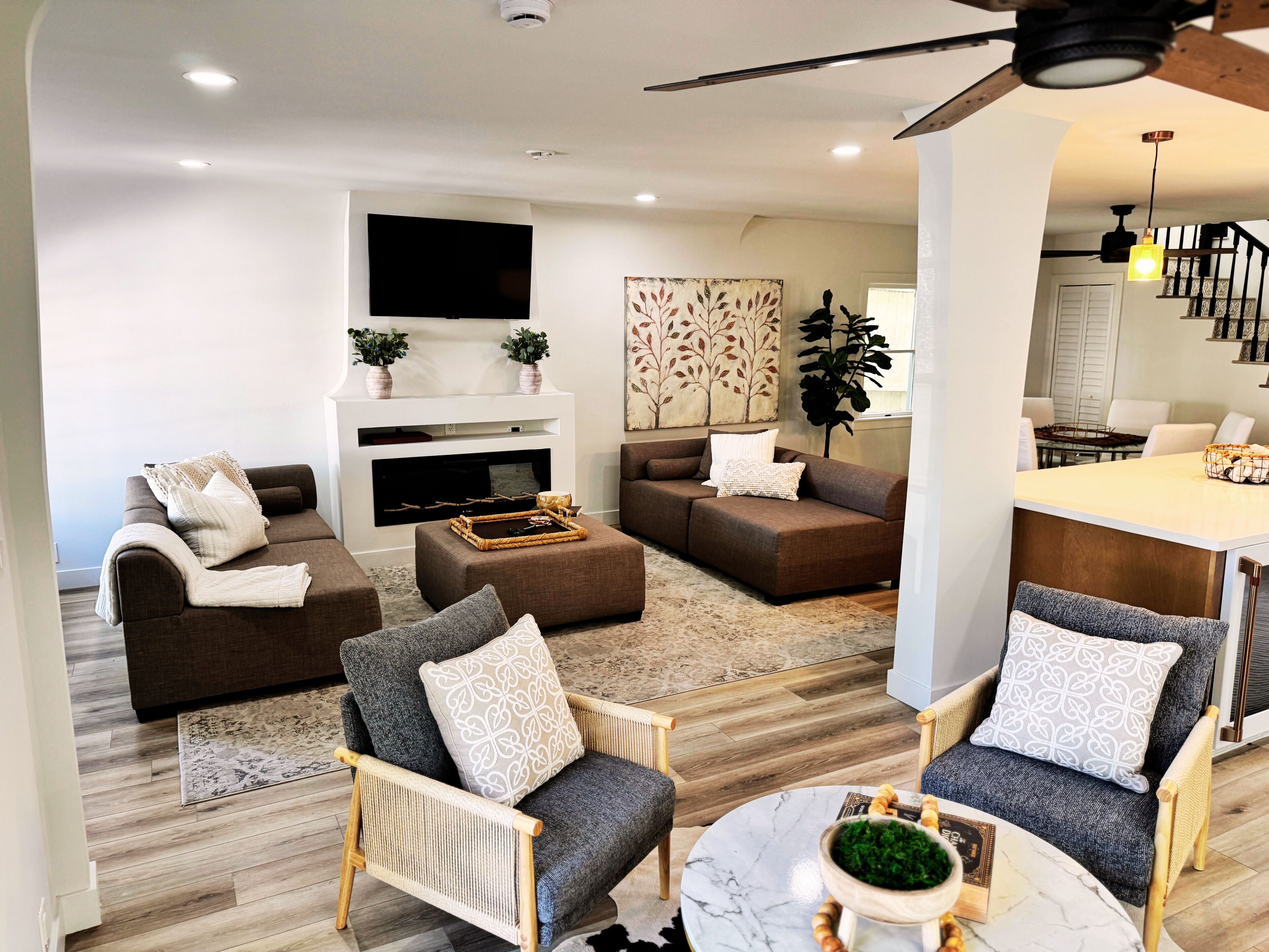 Modern Belmont Shore Beach House. Walk To Sand. Sleeps 8. Patio + Balcony. - Long Beach, CA