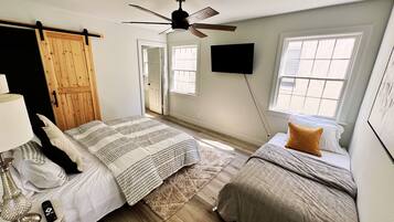 3 Schlafzimmer, BĂŒgeleisen/BĂŒgelbrett, kostenloses WLAN, BettwĂ€sche