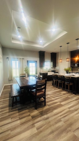 Dining. Charming 3-bedroom farmhouse with WiFi, AC in scenic Valley View