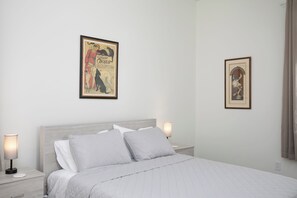 3 bedrooms, WiFi, bed sheets - Welcome to Healing House, a charming 3-bedroom house with WiFi, AC, free parking (Bessemer)