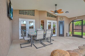 屋外ダイニングエリア