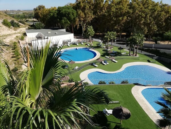 Outdoor pool - Quietly located apartment Casa Lily (Xeresa)