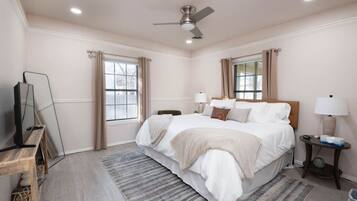 3 sovrum, skrivbord, strykjärn/strykbräda och wi-fi