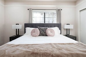 3 bedrooms, desk, iron/ironing board, WiFi