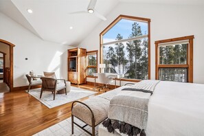 5 Schlafzimmer, Schreibtisch, Bügeleisen/Bügelbrett, kostenloses WLAN