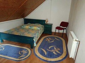 WiFi, bed sheets