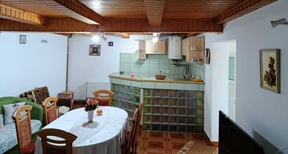 Welcoming chalet with WiFi in Dejani - 5 bedrooms available