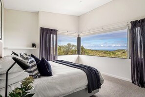 4 bedrooms, iron/ironing board, free WiFi