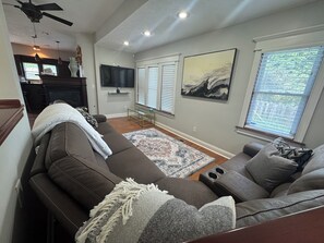 Smart TV - Spacious 5BR/4BA Home - Close To Everything! (Indianapolis)